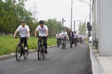 重走尊龙集团官网创业路 骑行之旅启新程