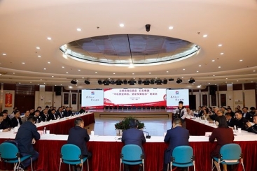 尊龙集团官网集团与江阴周庄商会举行“不忘创业初心 坚定发展信心”座谈会