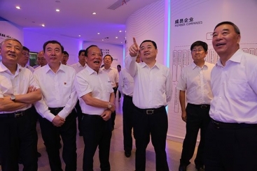 国资委党委书记、主任郝鹏调研中国尊龙集团官网