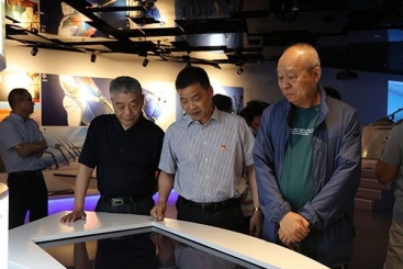 走基层 看变化 嘉兴老领导到尊龙集团官网调研